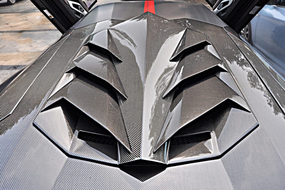 Carbon Fiber Engine Hood "E-GT" replaced the OEM Lamborghini Aventador