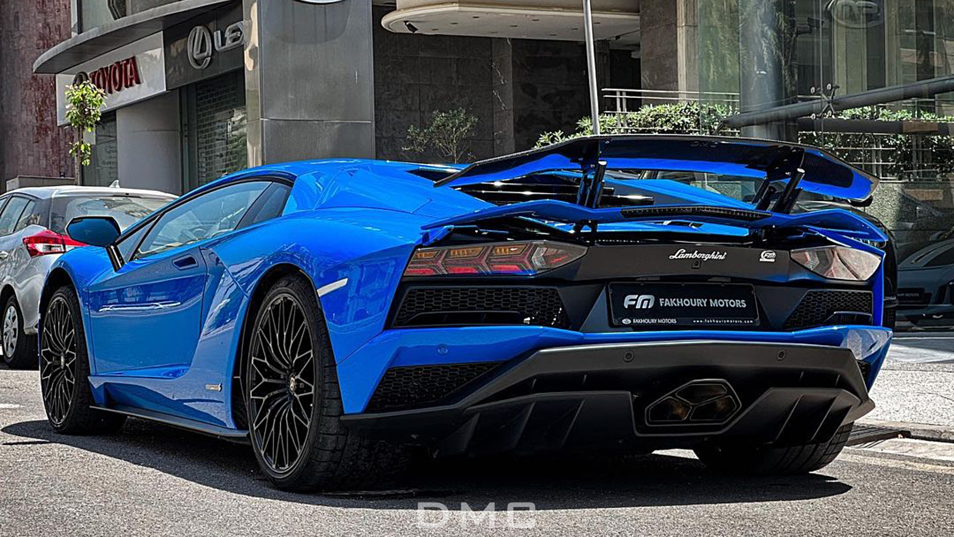 Lamborghini Aventador S: Carbon Fiber Rear Wing 