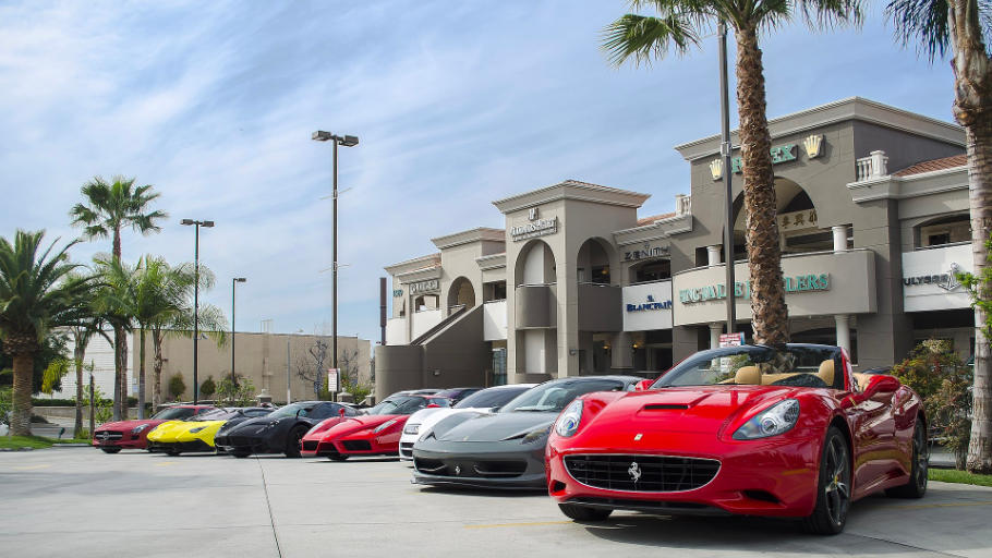 Dubai Super Car Pickup