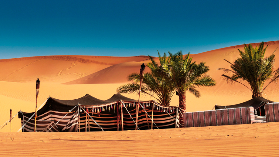 Lunch in Dubai in tents with Camels