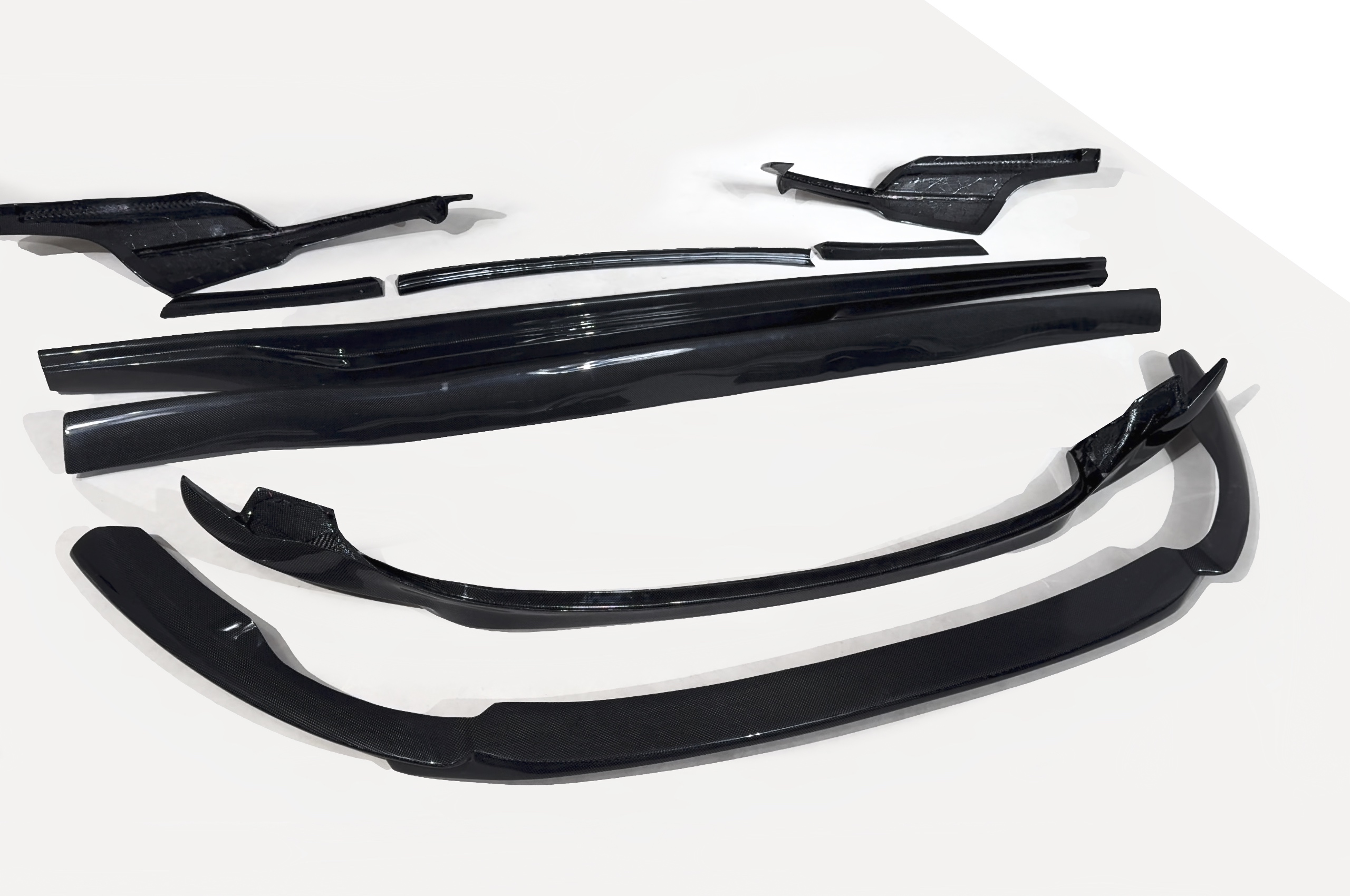 Ferrari 812 SF Carbon Fiber Front Lip, Side Panels and Rear Diffusers